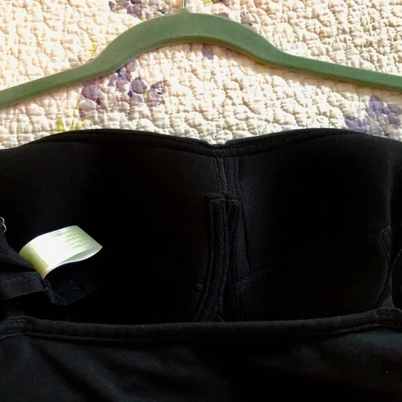 5 Norm Thompson Camis with built in bra - Picture 4 of 14